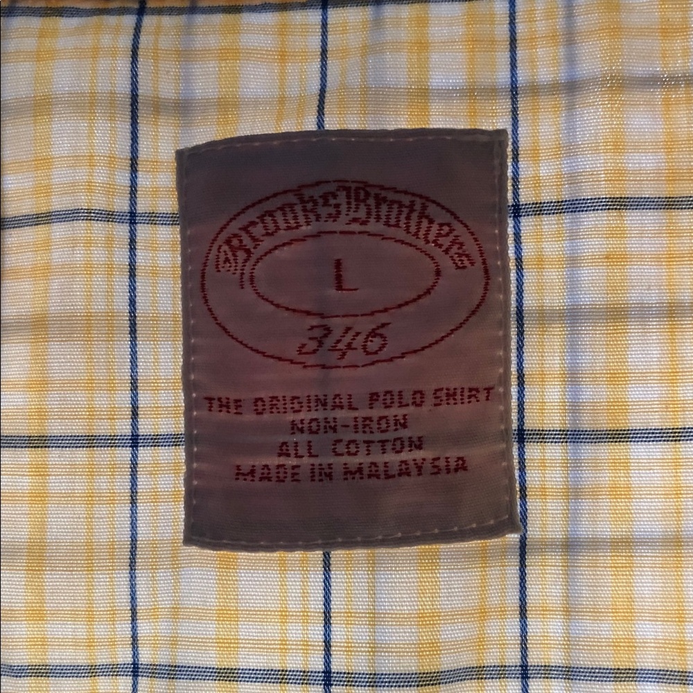 EUC brooks brothers original
Polo shirt plaid.